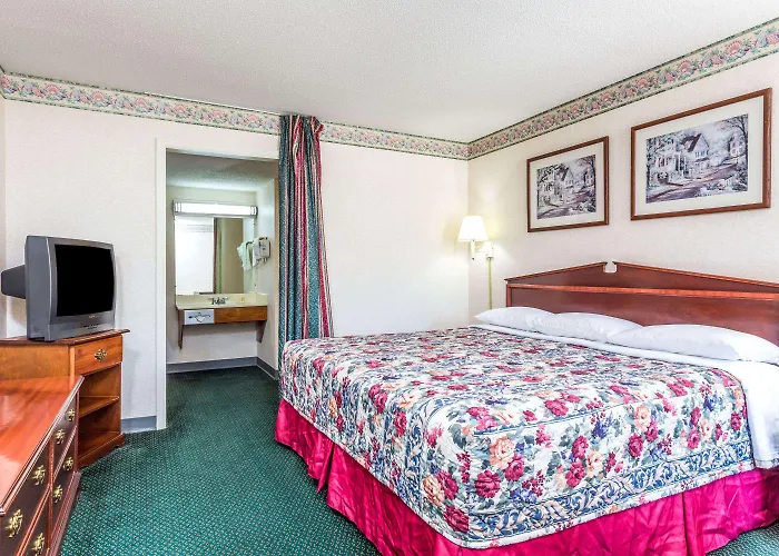 Days Inn By Wyndham Cornelia